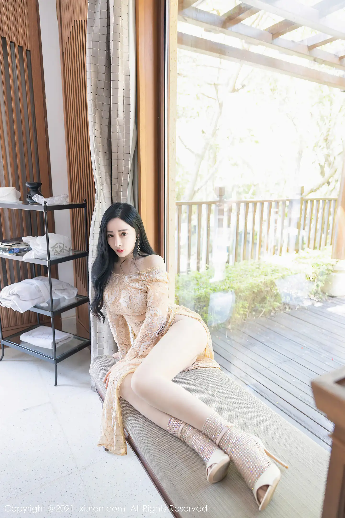 图片[5]-[XiuRen秀人网]VOL.4040 模特允爾西双版纳旅拍私房低胸缕空服饰秀丰满身材极致诱惑写真60P-秀人网官方网站